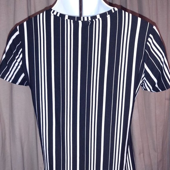 Top By Bobbie Brooks, MED. - Picture 4 of 6